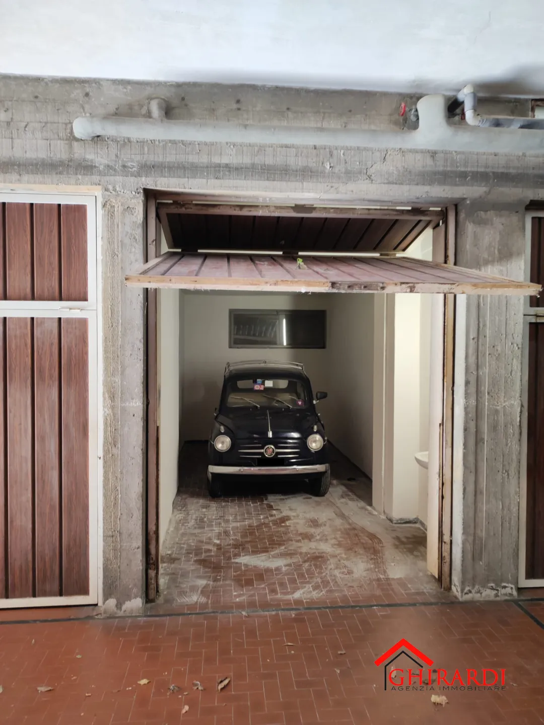 Immagine per Garage in vendita a Genova via Rollino 16