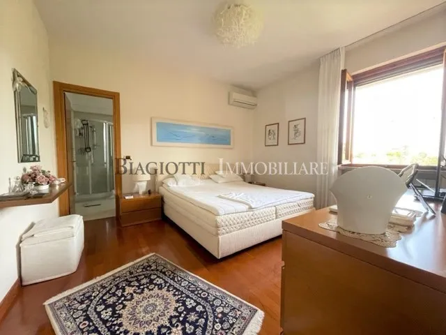 Immagine per Appartamento in vendita a Livorno via Di Montenero 239