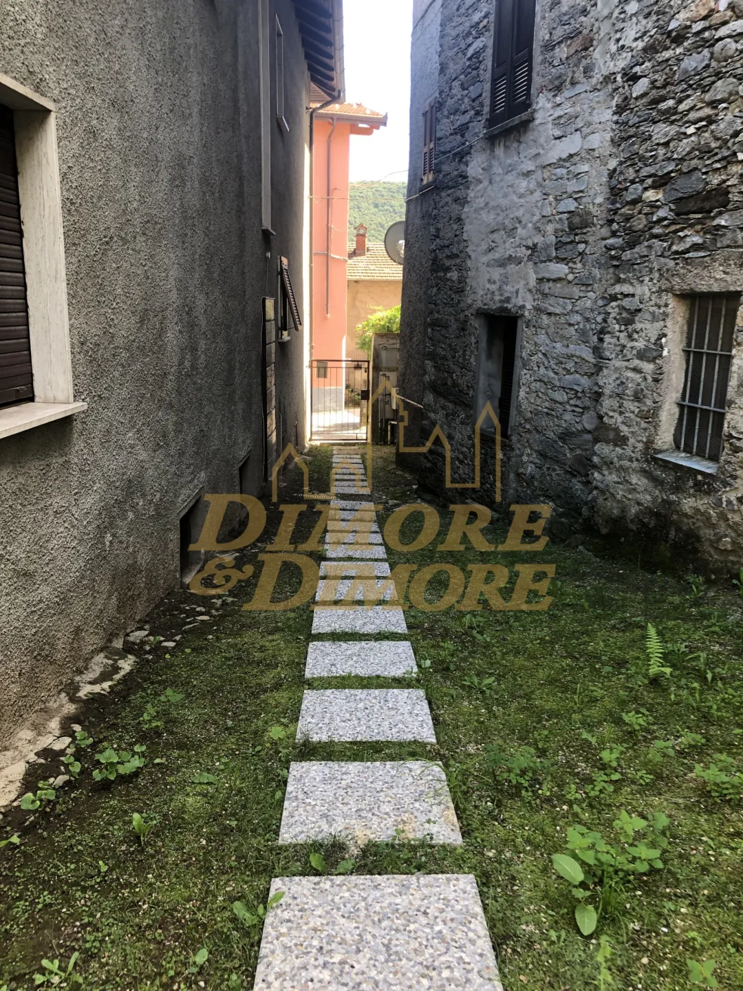 Immagine per Bilocale in vendita a Dumenza via Monte Nero 9