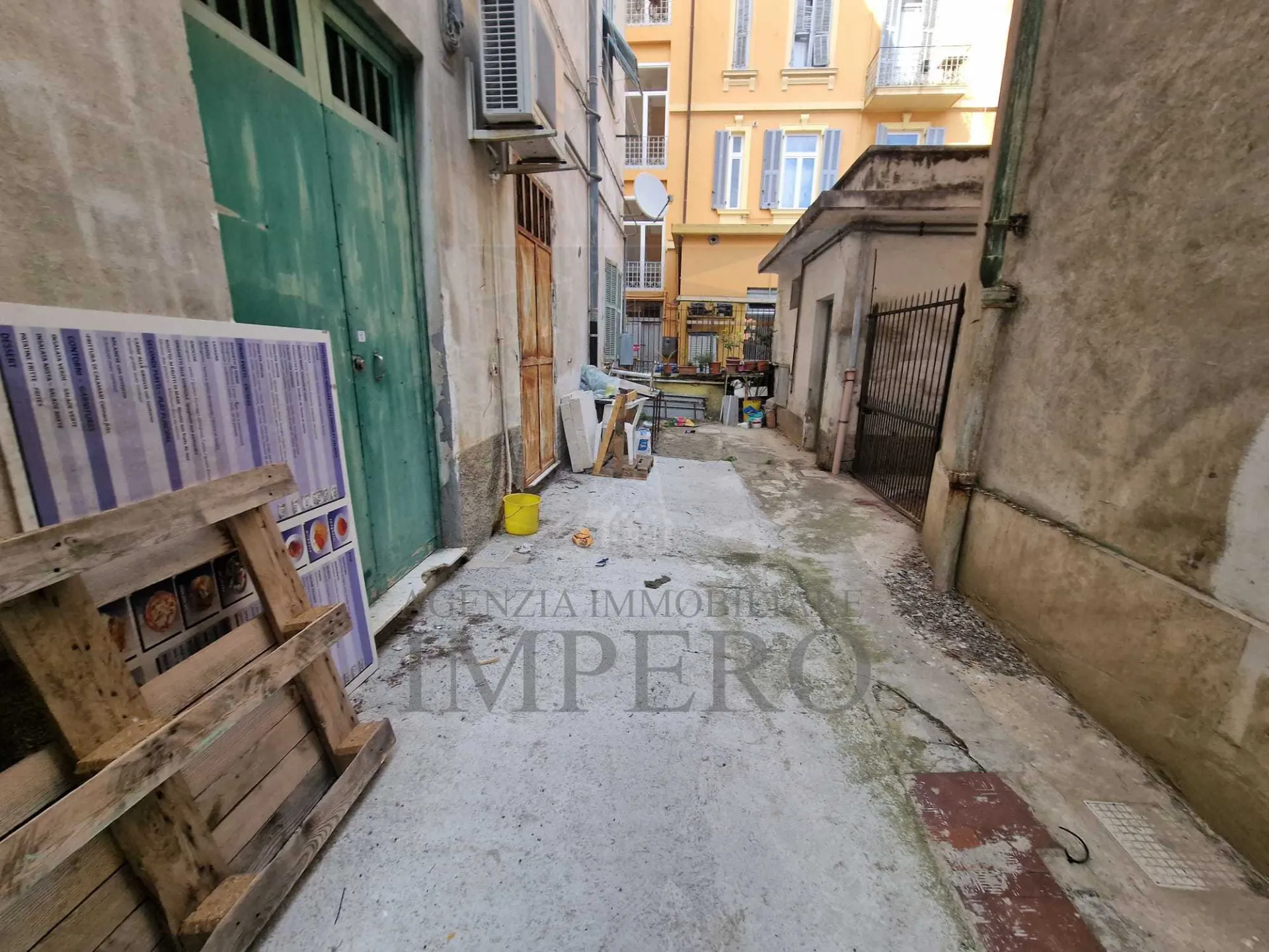 Immagine per Locale commerciale in vendita a Ventimiglia via Martiri