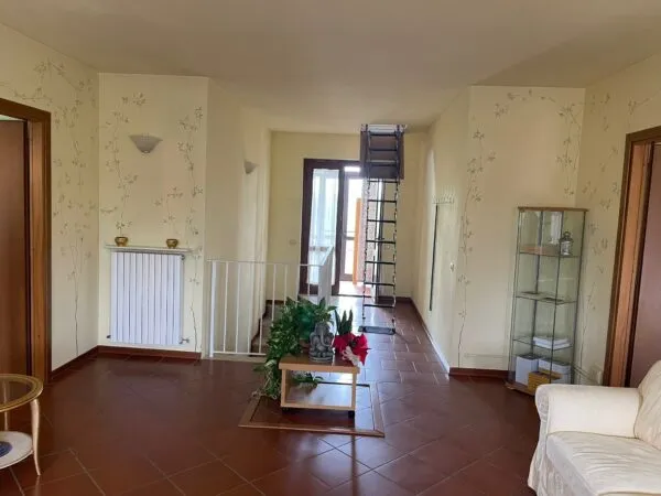 Villa via Vocabolo Murotondo, Baschi