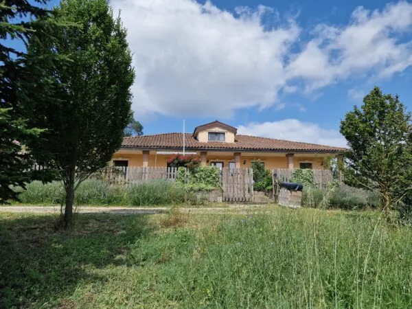 Villa via Vocabolo Murotondo, Baschi
