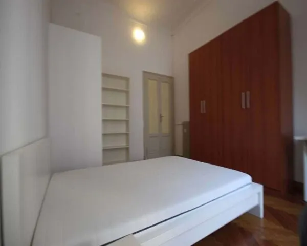 Stanza Milano