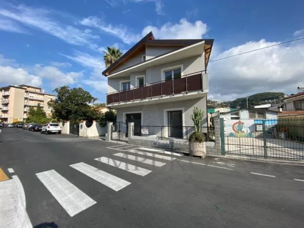 Villa Trifamiliare via Angeli Custodi, Vallecrosia
