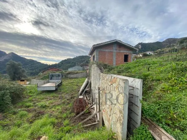 Villa Trifamiliare via Grammondo 6, Calvo, Ventimiglia
