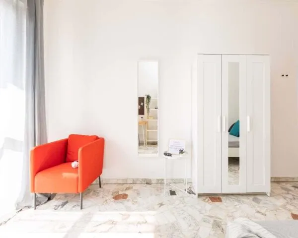 Stanza Milano