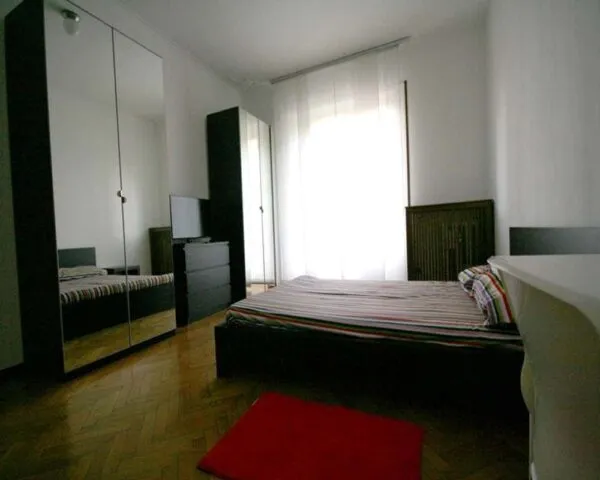 Stanza Milano