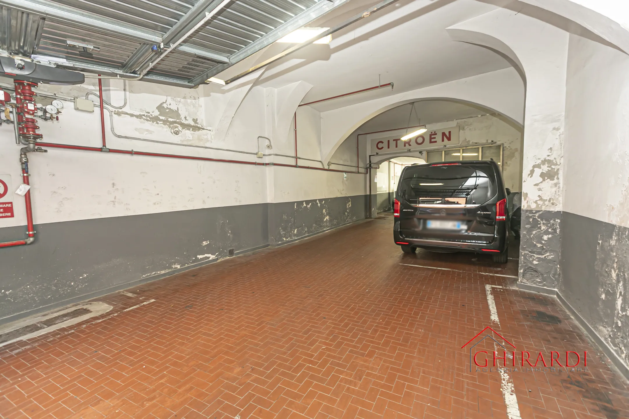 Immagine per Locale commerciale in vendita a Genova via Celesia 74R