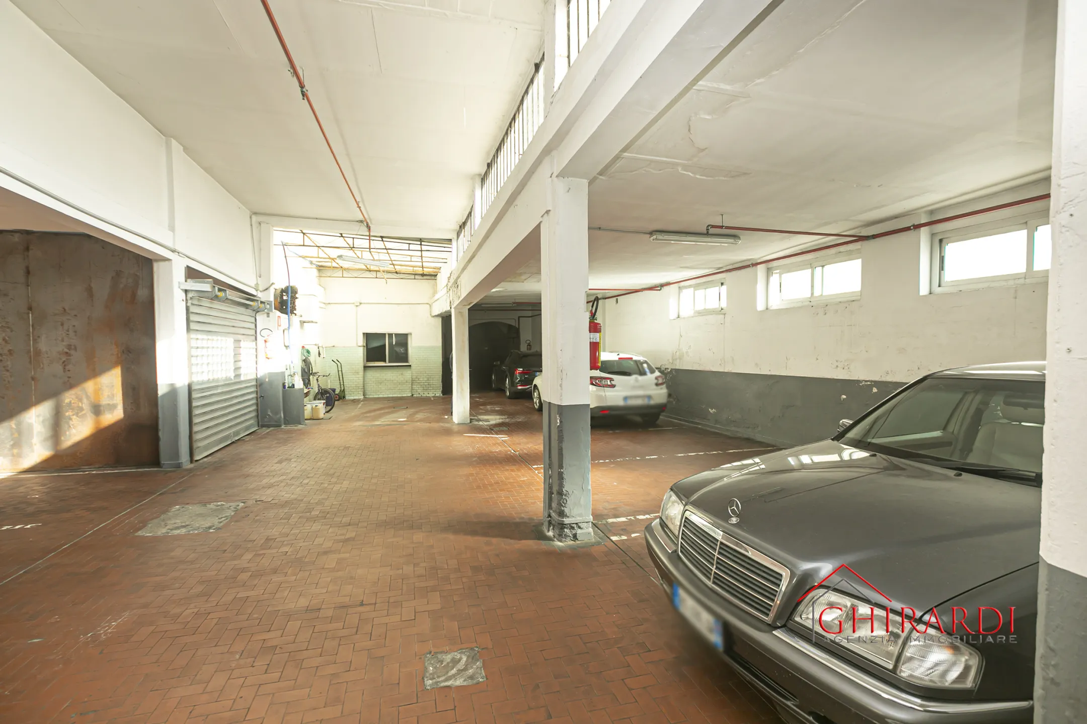 Immagine per Locale commerciale in vendita a Genova via Celesia 74R