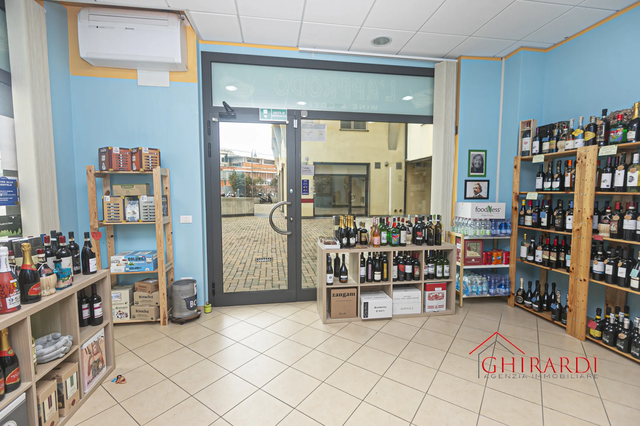 Immagine per Locale commerciale in affitto a Genova via Luigi Cibrario 55a