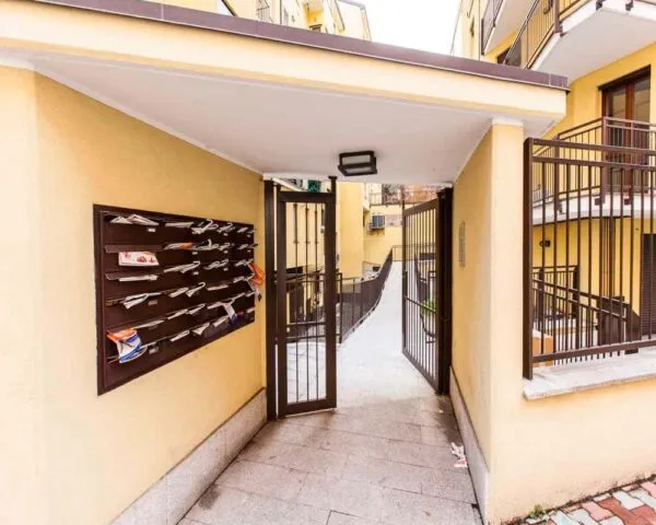Stanza Milano