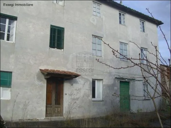 Immagine per Casale in vendita a Lucca via Delle Nubache 284