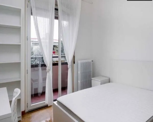 Stanza Milano