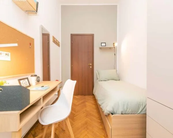 Stanza Milano