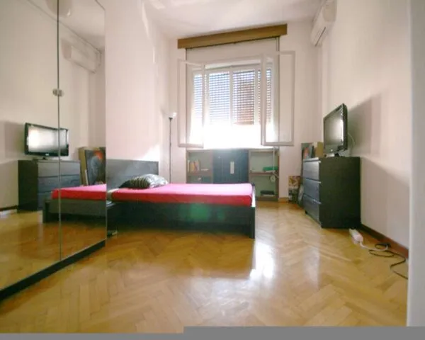 Stanza Milano