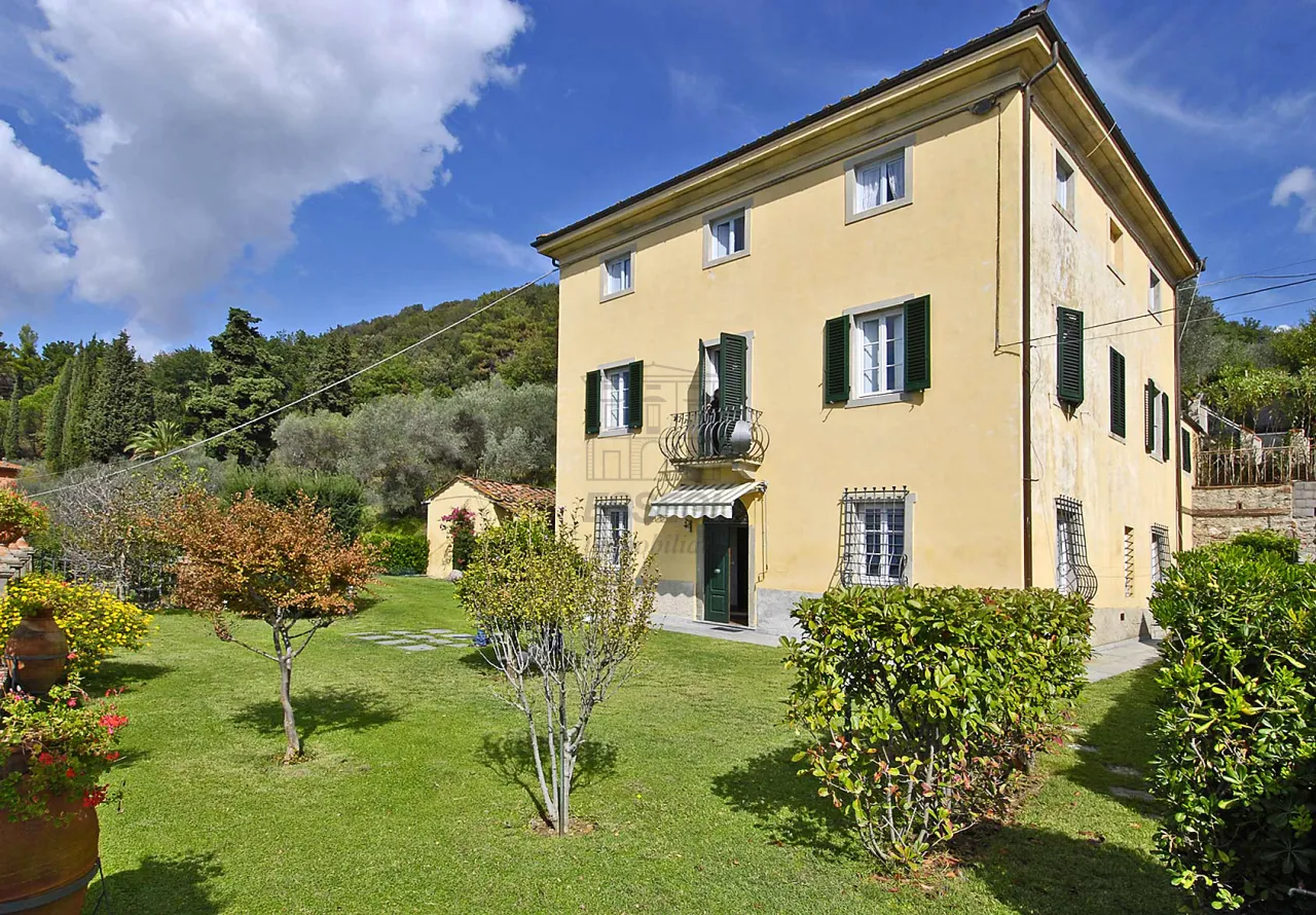 Immagine per Villa in vendita a Lucca via Sarzanese 5082