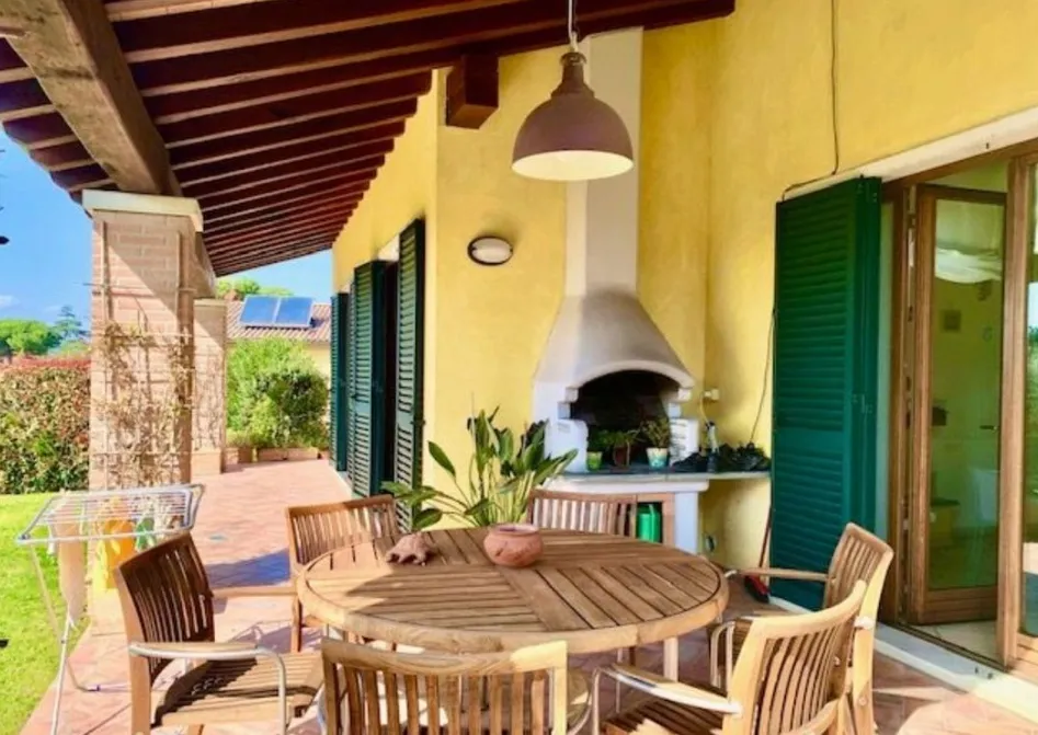 Immagine per Villa in vendita a Luni via Cantinone