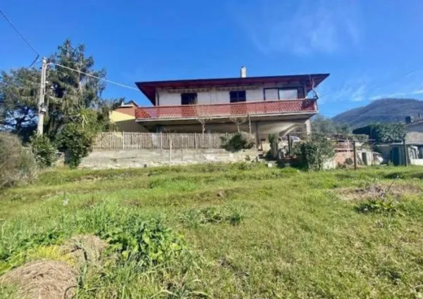Immagine per Villa in vendita a Luni via Larga