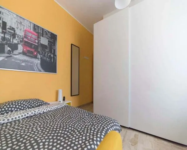 Stanza Milano