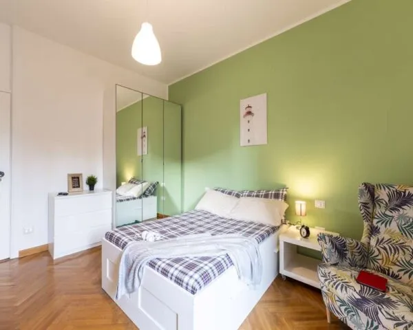 Stanza Milano