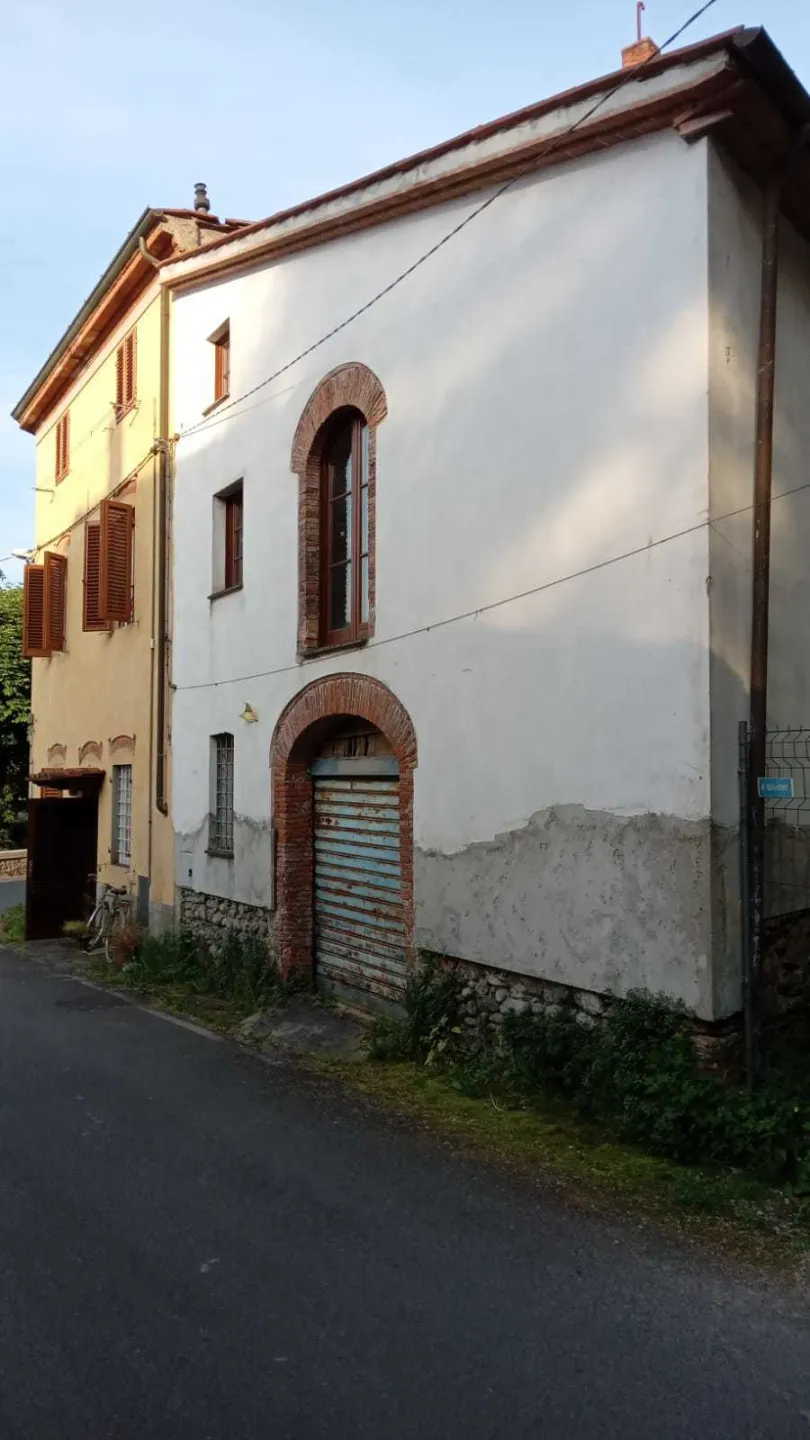 Immagine per casa semindipendente in vendita a Lucca via Giovanni Volpi