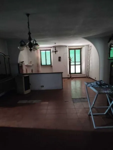 Casa via Delle Cartiere, Villa Basilica