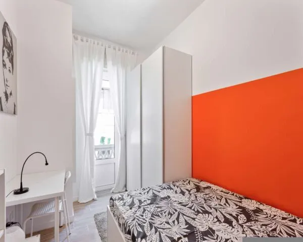 Stanza Milano