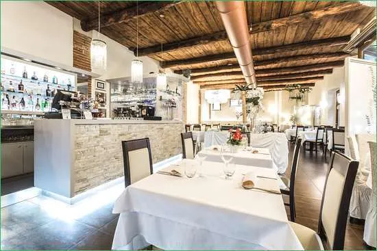 Ristorante viale Agostino Marti, Arancio, Lucca