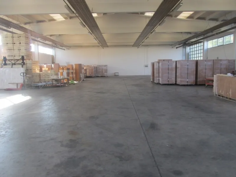 Immagine per Industriale in vendita a Capannori via Stradone Di Camigliano