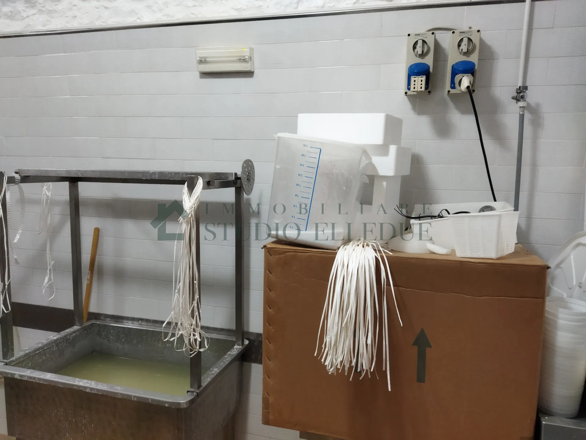 Immagine per Negozio in vendita a Sannicandro di Bari corso Vittorio Emanuele Iii n°72