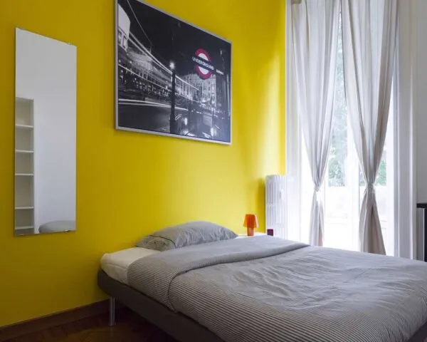 Stanza Milano