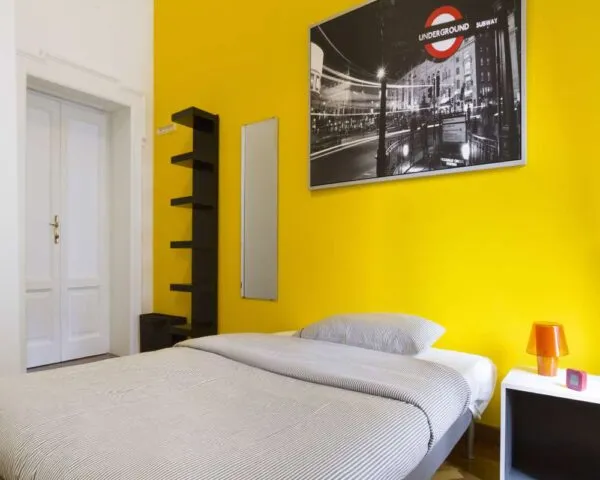 Stanza Milano