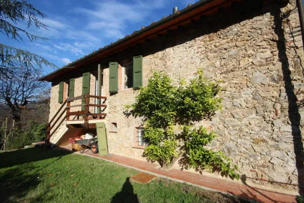 Casale via Migliano 41a, Camaiore