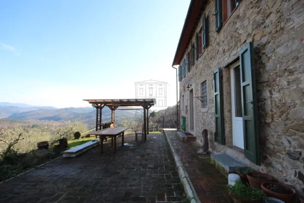 Casale via Migliano 41a, Camaiore