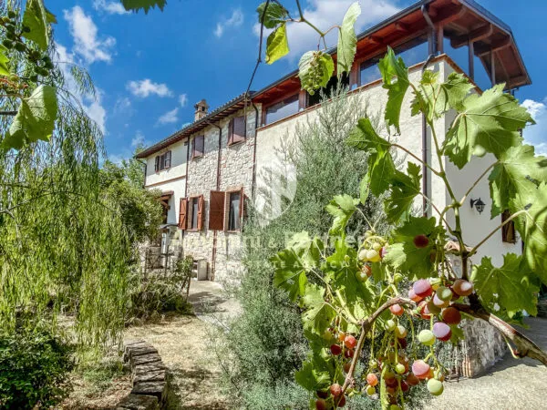 Villa via Località Colvalenza, Todi