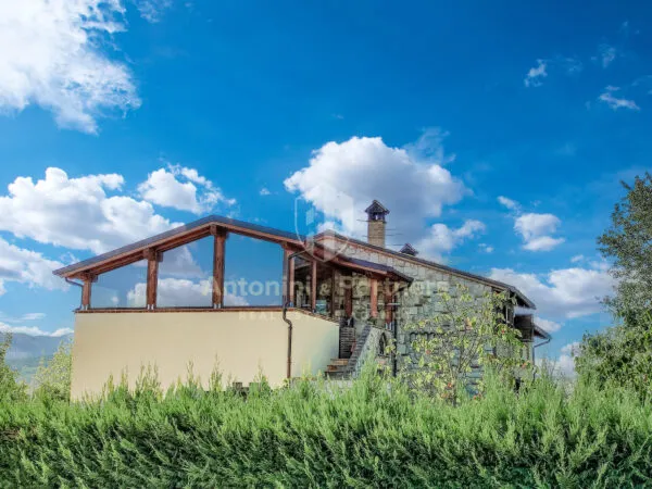 Villa via Località Colvalenza, Todi