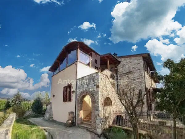 Villa via Località Colvalenza, Todi