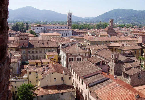 Locale Commerciale via Beccheria 35, Centro Storico, Lucca