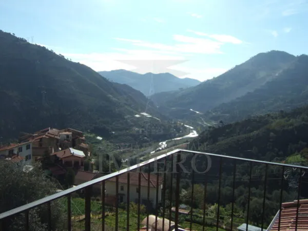 Quadrilocale via Frazione Serro, Ventimiglia