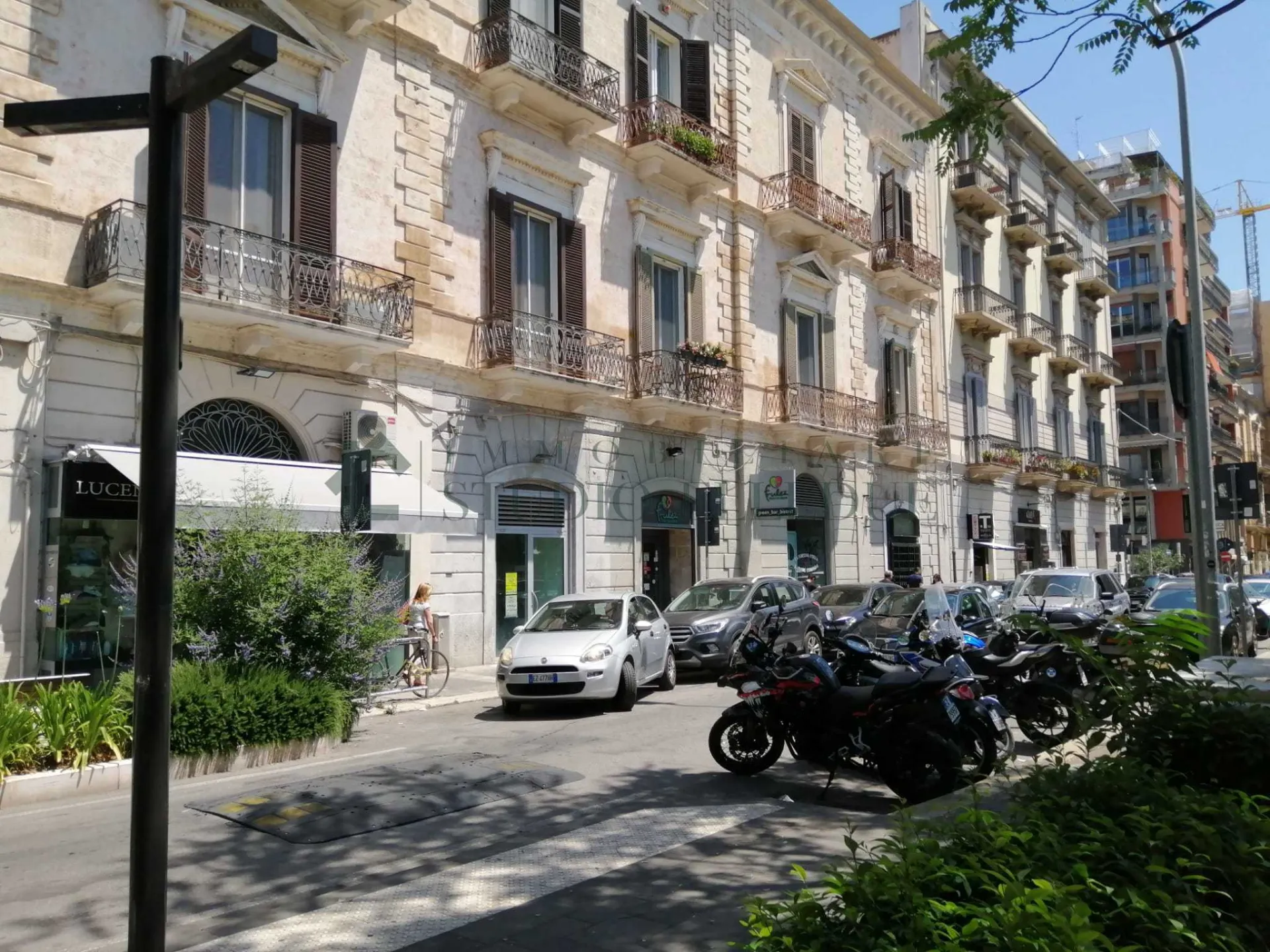 Immagine per Locale commerciale in vendita a Bari piazza Umberto I 16