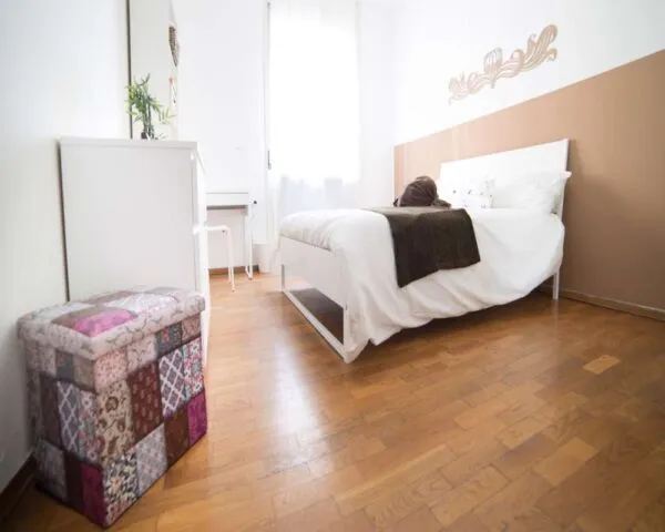 Stanza Milano