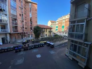 Immagine per Trilocale in Vendita a Torino Via Alfredo Oriani 18