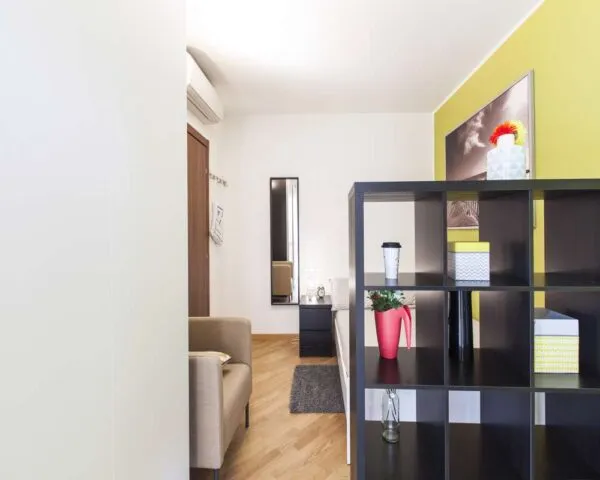 Stanza Milano
