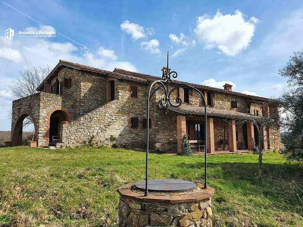 Immagine per Casale in vendita a Montegabbione via Pian Di Pantaleone Montegabbione