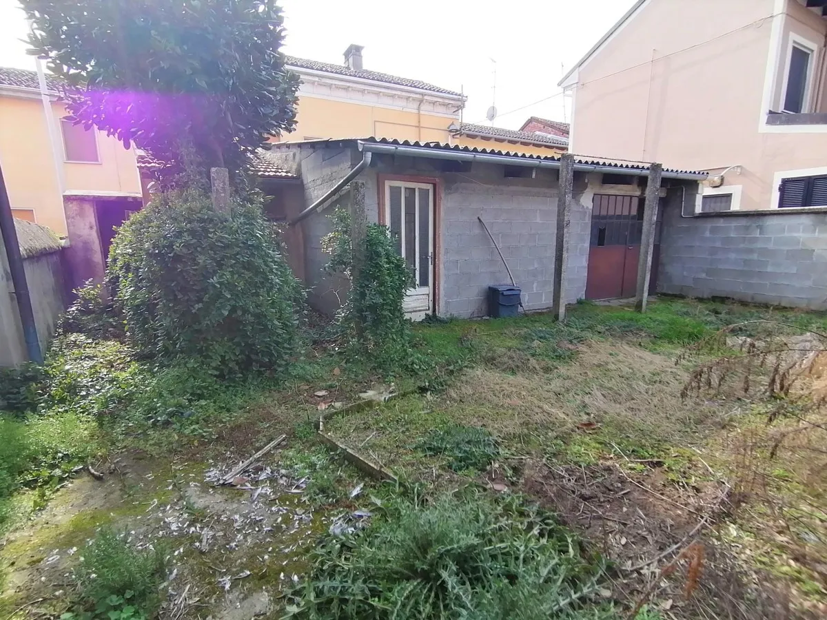 Immagine per Casa Indipendente in vendita a Motta de' Conti via San Giovanni 1