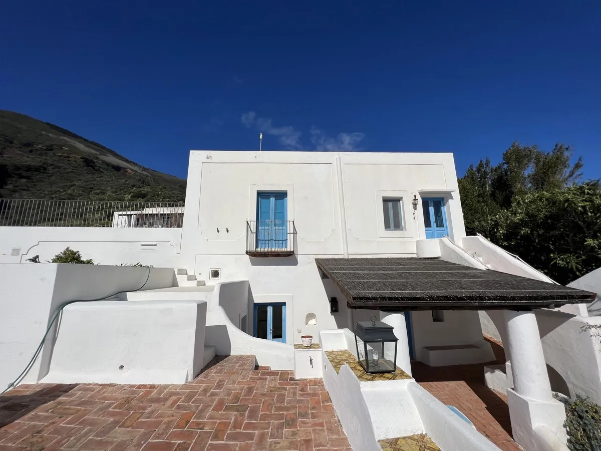 Immagine per Villa in vendita a Santa Marina Salina via Rinascente 12