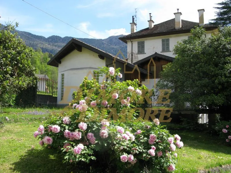 Immagine per Villa in vendita a Varzo via Fontana 3
