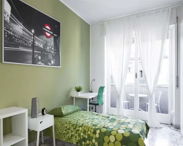 Stanza Milano