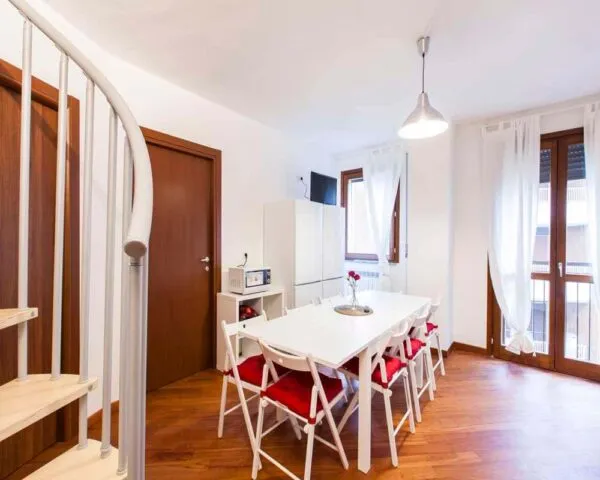 Stanza Milano