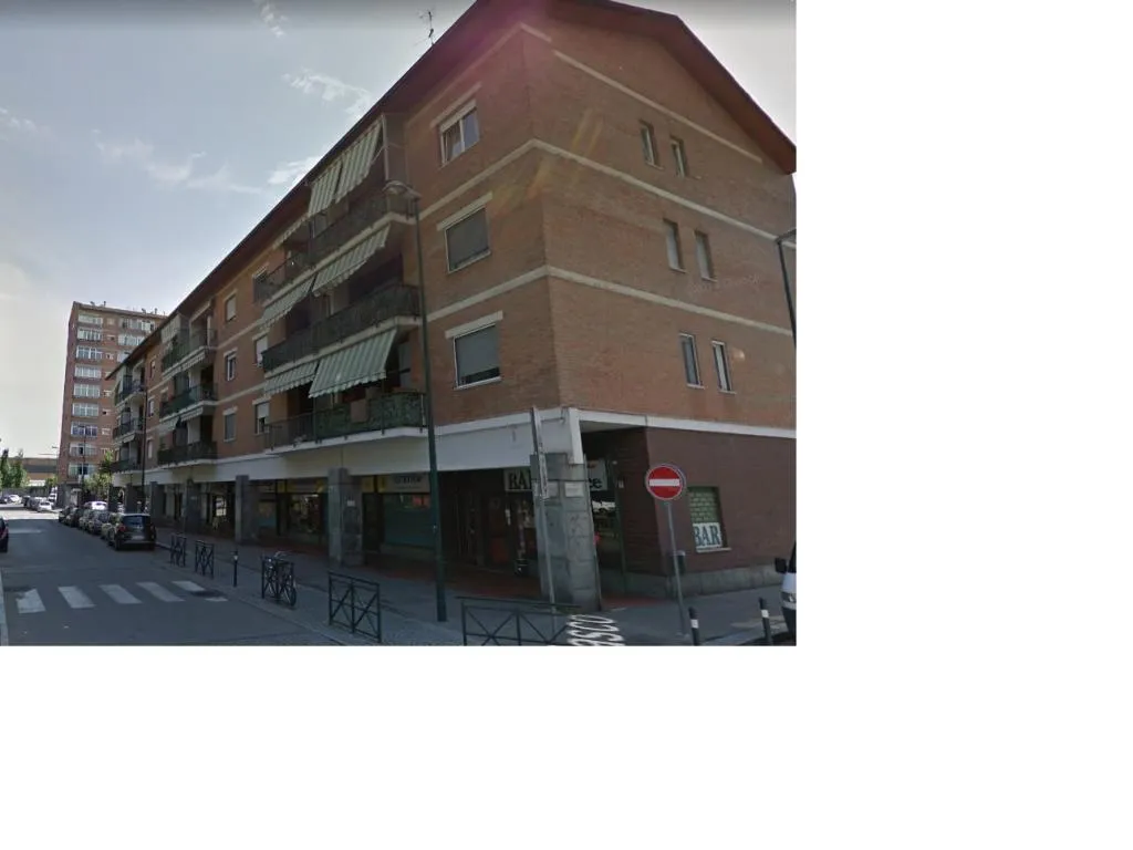 Immagine per Negozio in vendita a Torino Via Buriasco 7